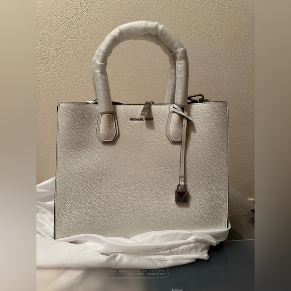 Michael Kors BNWOT Mercer Tote Optical White NEW - Picture 2 of 8